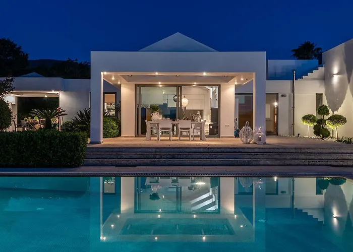 Syndriani - 5 Bedroom Villa