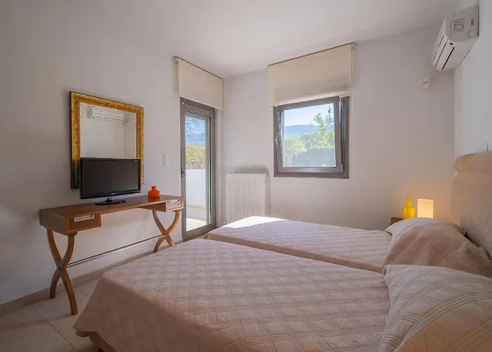 Syndriani - 5 Bedroom Villa