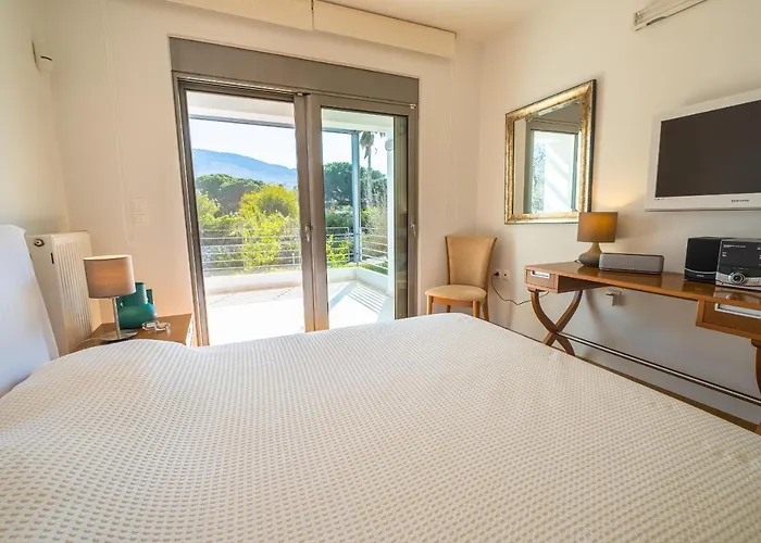 Villa Syndriani - 5 Bedroom *