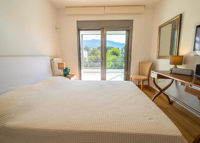 Villa Syndriani - 5 Bedroom *