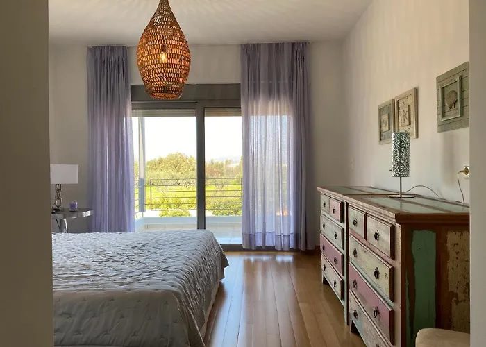 Villa Syndriani - 5 Bedroom *