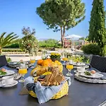 Vila Syndriani - 5 Bedroom *