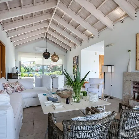 فيلة Syndriani - 5 Bedroom *