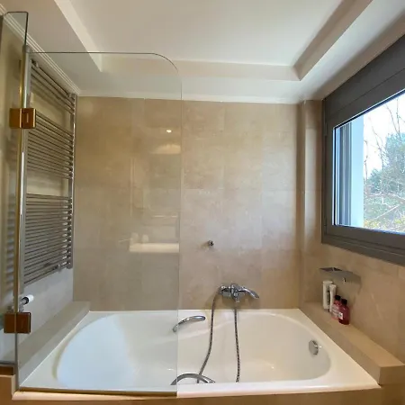 Syndriani - 5 Bedroom فيلة *